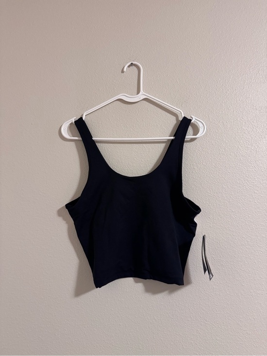 Under Armour Tops - Under Armour Black Scoop Crop Tank Top